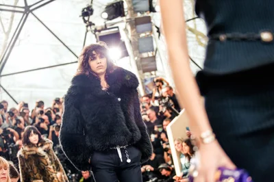 Look 16